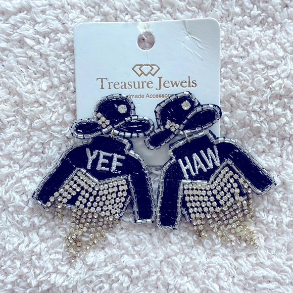 BRAND NEW HANDMADE COWGIRL RHINESTONE EARRINGS - Picture 1 of 2